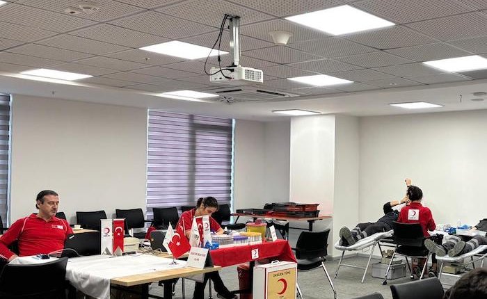 İzmir Doğalgaz çalışanlarından kan bağışı kampanyasına katkı