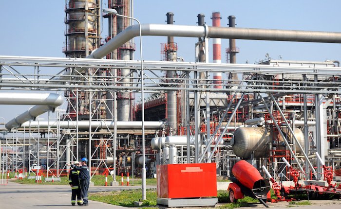 Sırbistan'ın tek rafinerisi için Rus şirkete çözüm süresi