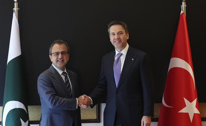 Bayraktar: Pakistan ile ortak enerji çalışmalarını geliştirmeyi istiyoruz