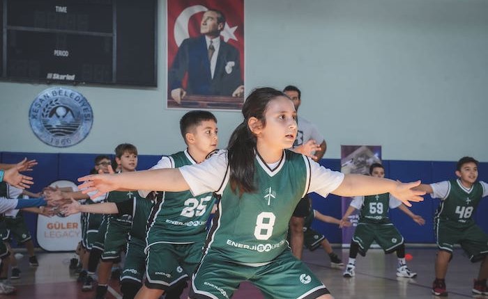 Enerjisa ve Güler Legacy 2300 çocuğu basketbolla buluşturdu