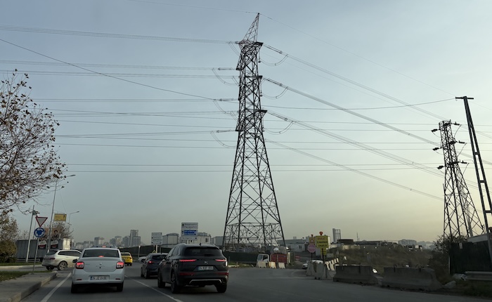 Spot elektrik fiyatı 14.12.2025 için 2574.59 TL