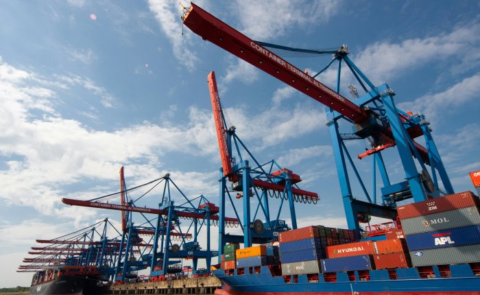 Küresel taşımacılık ve Körfez enerji sektörü ateş altında