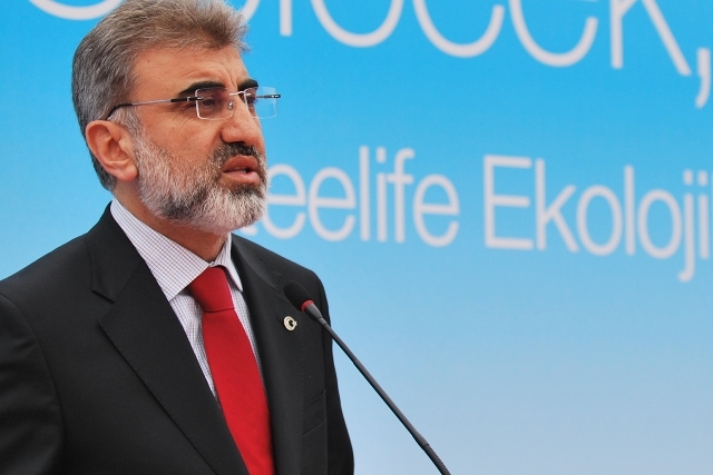 Yıldız: Elektrik kesintileri geçici, genel bir kriz yok