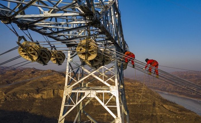 Çin'de bir ilk: Elektrik üretiminde kömürün payı yarıyı yakalayamadı
