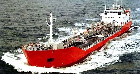 Kürt petrolünü taşıyan tanker yükünü boşalttı