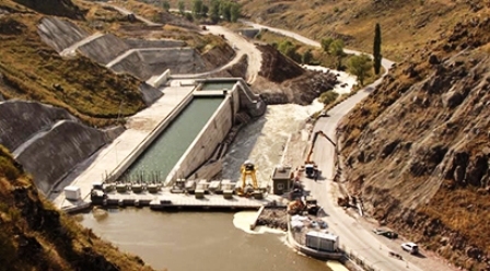 Özilhan Gürcistan`da elektrik üretip Türkiye`de satacak