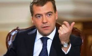 Medvedev: Türk Akımı`nın ciddi yasal düzenlemeye ihtiyacı var