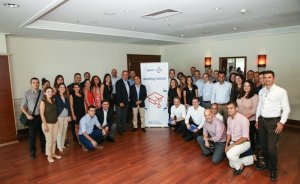 Opet geleceğin liderlerini yetiştiriyor