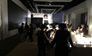 Teknoloji fuarında elektrikler kesildi