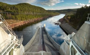 Yağışlar elektrik fiyatlarını aşağı çekti