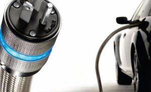 Elektrikli araçlar için şarj fişi savaşı