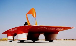 Geleceğin mühendisleri beş güneş enerjili araç üretti