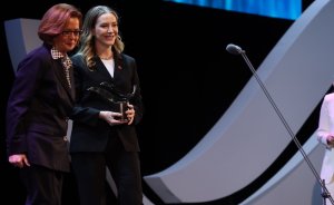 ‘Türkiye’ye Enerji Veren Kadınlar’ ödülü Kübra Kalyoncu Şeherli’nin