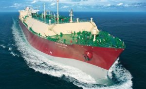 LNG üretimini arttıran Katar, alıcı arıyor