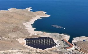 Keban Baraj Gölüne ilk yüzer güneş santrali kuruldu