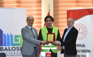 Deprem bölgesindeki okulu temiz enerjiyle buluşturan liseli