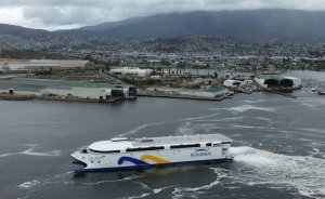 Dünyanın en büyük elektrikli gemisi liman testinde