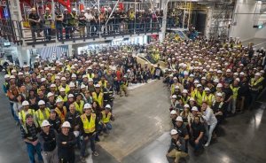 Tesla, Cybercab’in seri üretimine başlıyor