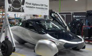 Aptera ilk üretim aracını banttan indirdi