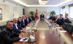 Enerji Bakanı eylem yapan maden işçileri ile görüştü