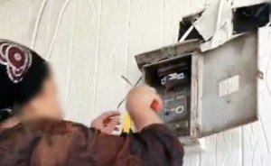 Kaçak elektrik müdahalesi kameraya yakalandı