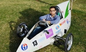 Kasisten geçen araçlar sokağı aydınlatacak