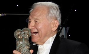 Pet Holding, petrol bulmak için Afrika`da