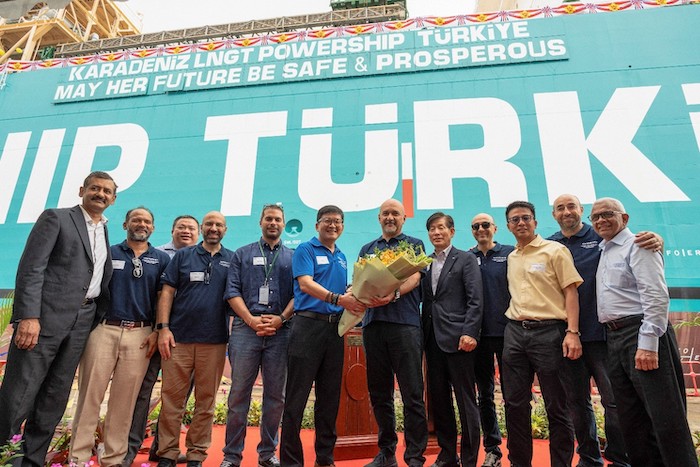 lngt-turkiye-isim-toreni.jpg