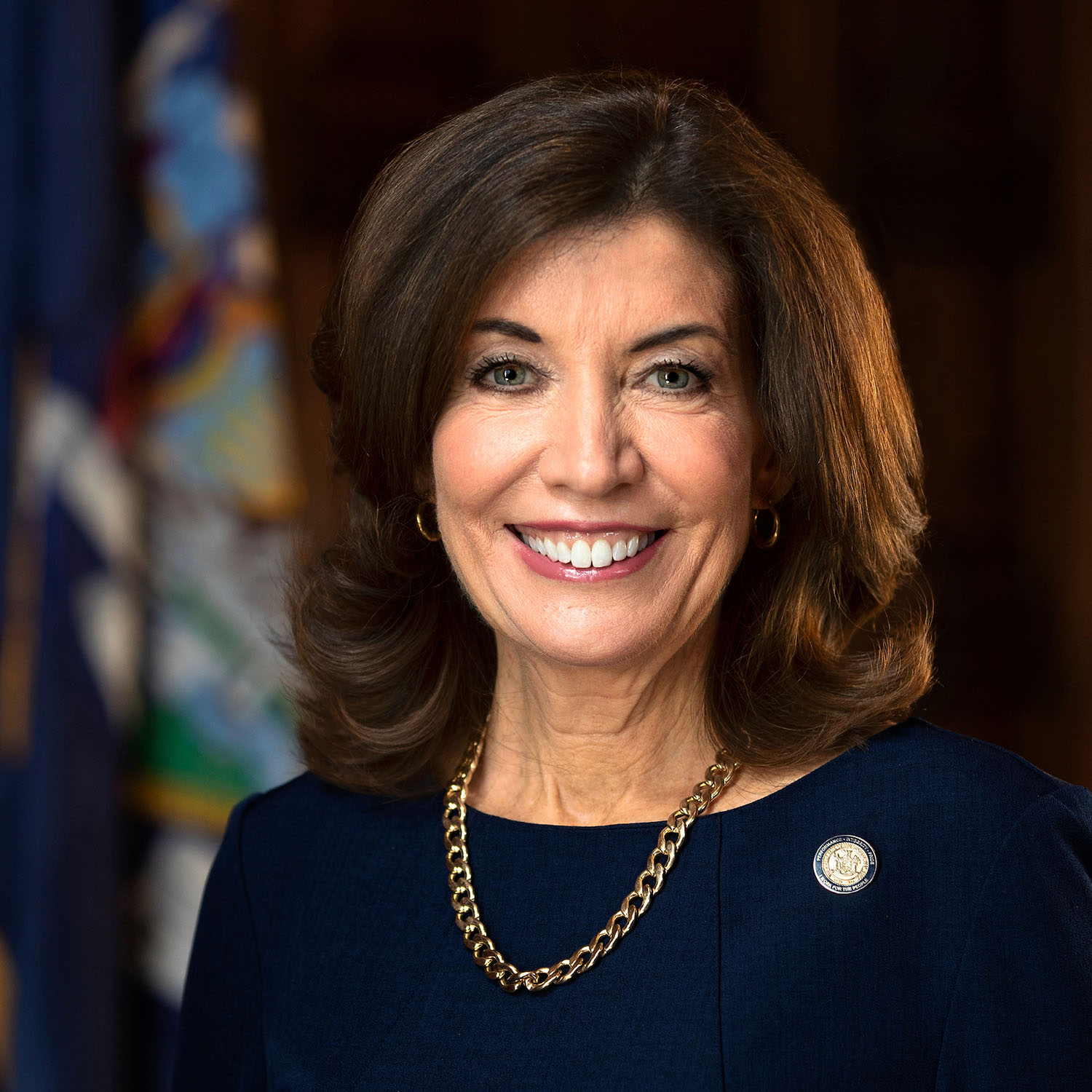 new-york-valisi-kathy-hochul.jpg