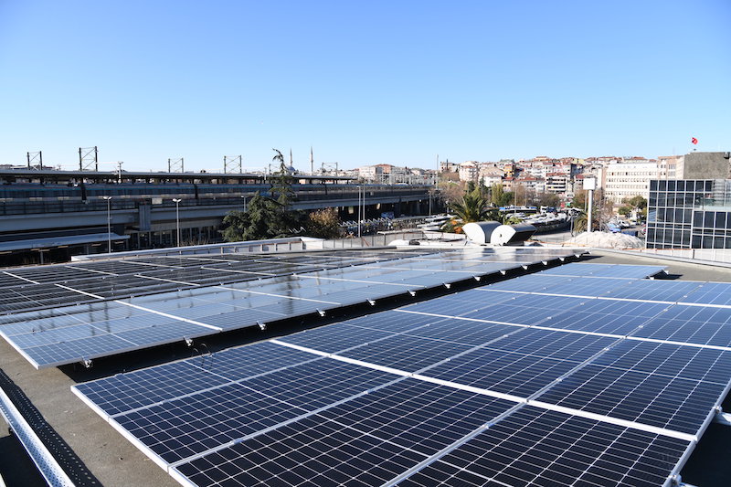 Kadıköy Belediyesi, çatıya kurduğu GES ile tasarruf ediyor